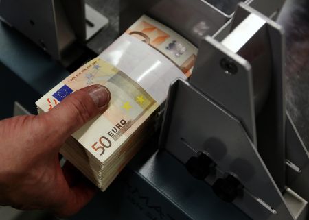 Χρηματοδότηση 15 δισ. ευρώ σε νοικοκυριά και επιχειρήσεις το 2020 από τις τράπεζες