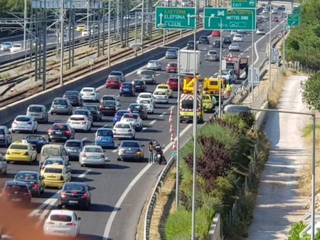 Καραμπόλα 6 οχημάτων στην Αττική Οδό