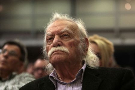 Εξακολουθεί στο ΝΙΜΙΤΣ ο Μανώλης Γλέζος – καλώς βαίνει η αναπνευστική λοίμωξη