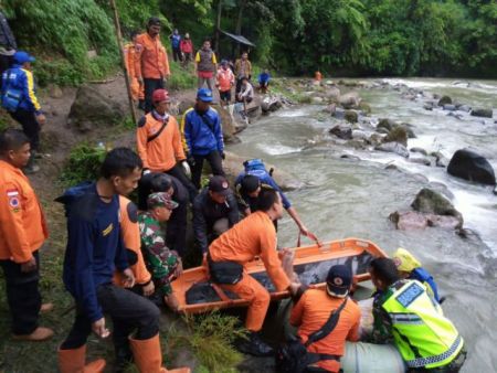 Ινδονησία: Στους 28 οι νεκροί από την πτώση λεωφορείου σε χαράδρα της Σουμάτρας