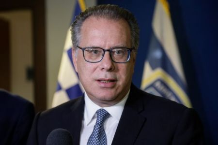 Μήνυμα Κουμουτσάκου για τα Χριστούγεννα στους στρατιωτικούς