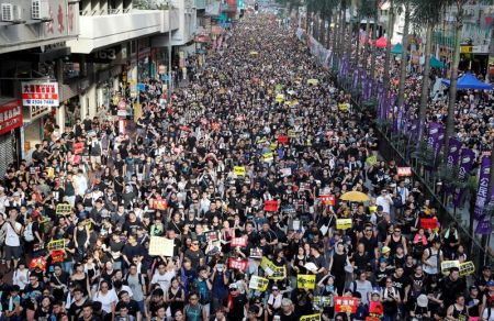 Χονγκ Κονγκ: Πρωτοχρονιάτικη πορεία διαμαρτυρίας ενάντια στη αστυνομική βία
