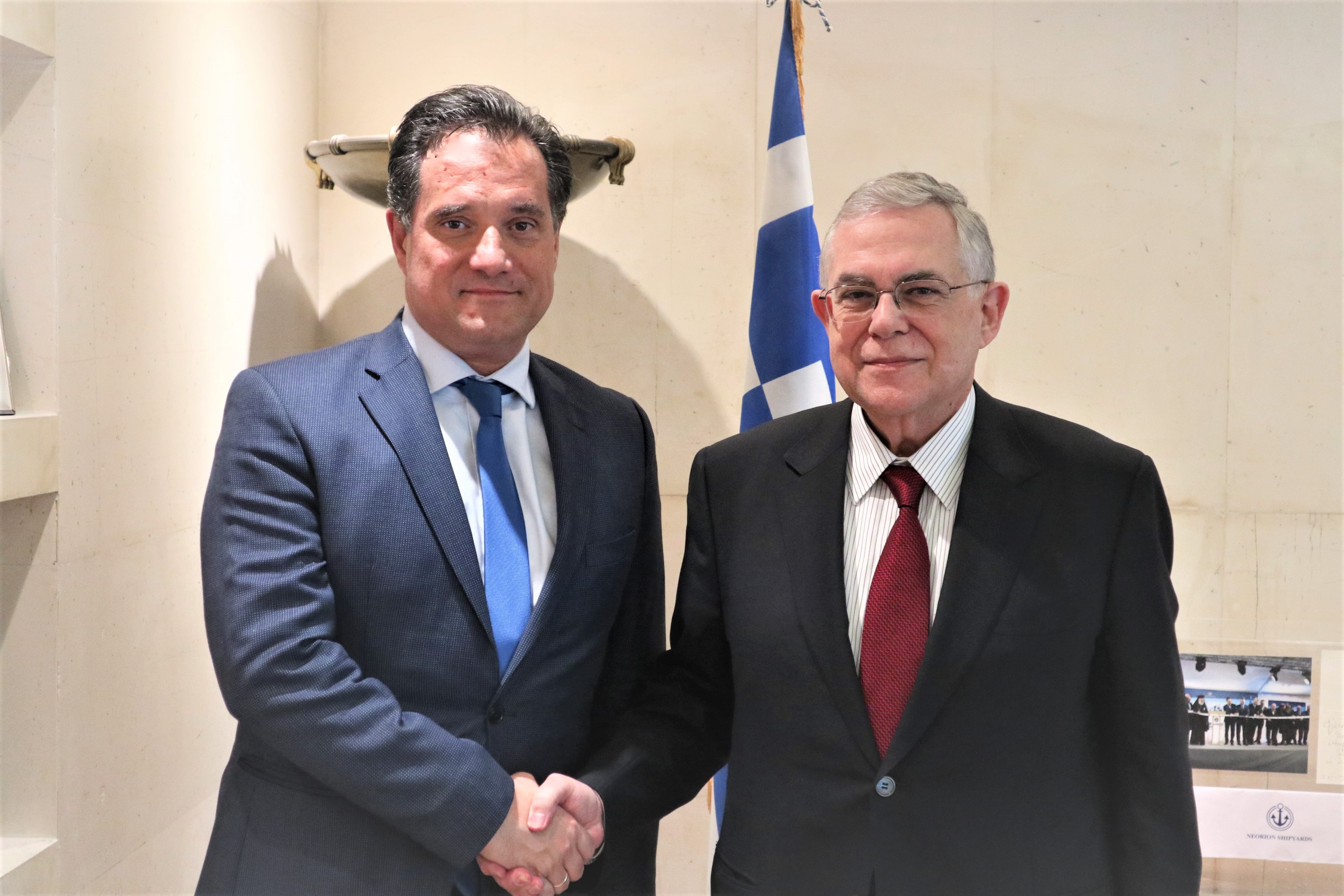 Με τον Λουκά Παπαδήμο συναντήθηκε ο Άδωνις Γεωργιάδης