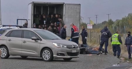 Λάρισα: Κλείδωσαν πρόσφυγες σε φορτηγό – ψυγείο