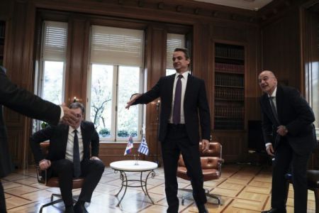 Μήνας διπλωματικής αντεπίθεσης ο Ιανουάριος για την κυβέρνηση Μητοστάκη