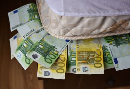 ΤτΕ : Επιστροφή καταθέσεων στις τράπεζες