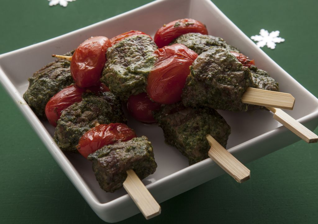 Μίνι μοσχαρίσια αρωματικά σουβλάκια