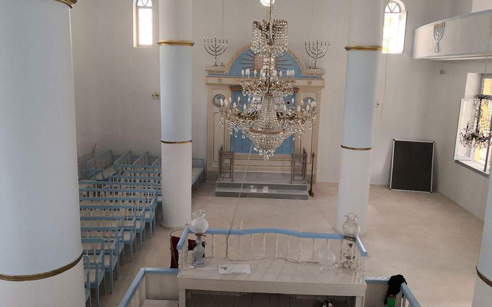 Το ΚΙΣΕ καταδικάζει τα αντισημιτικά συνθήματα στα Τρίκαλα