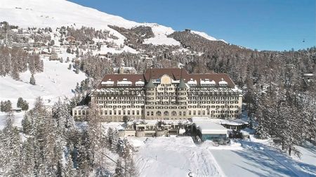 St. Moritz, Τανζανία και… καρέκλες που τρίζουν