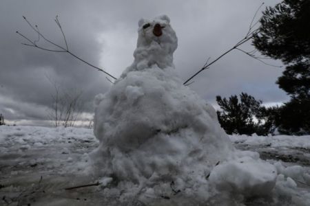 Δείτε που χιονίζει τώρα – Ποιοι δρόμοι είναι κλειστοί και που χρειάζονται αλυσίδες