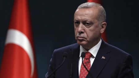 L’Obs : Ερντογάν, ο πιο επικίνδυνος λαϊκιστής ηγέτης για την Ευρώπη