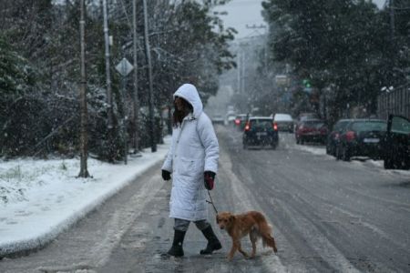 Δείτε πού χιονίζει τώρα – Ποιοι δρόμοι είναι κλειστοί, πού χρειάζονται αλυσίδες