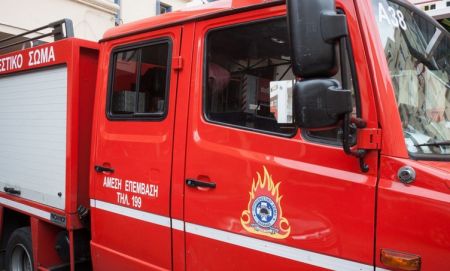 Φωτιά σε κτίριο στον Πειραιά