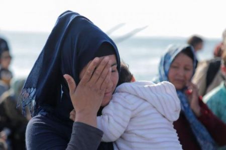 «Le Monde»: Ασφυκτιούν τα κέντρα προσφύγων στη Β.Ελλάδα – Διχάζει η μεταγκατάσταση