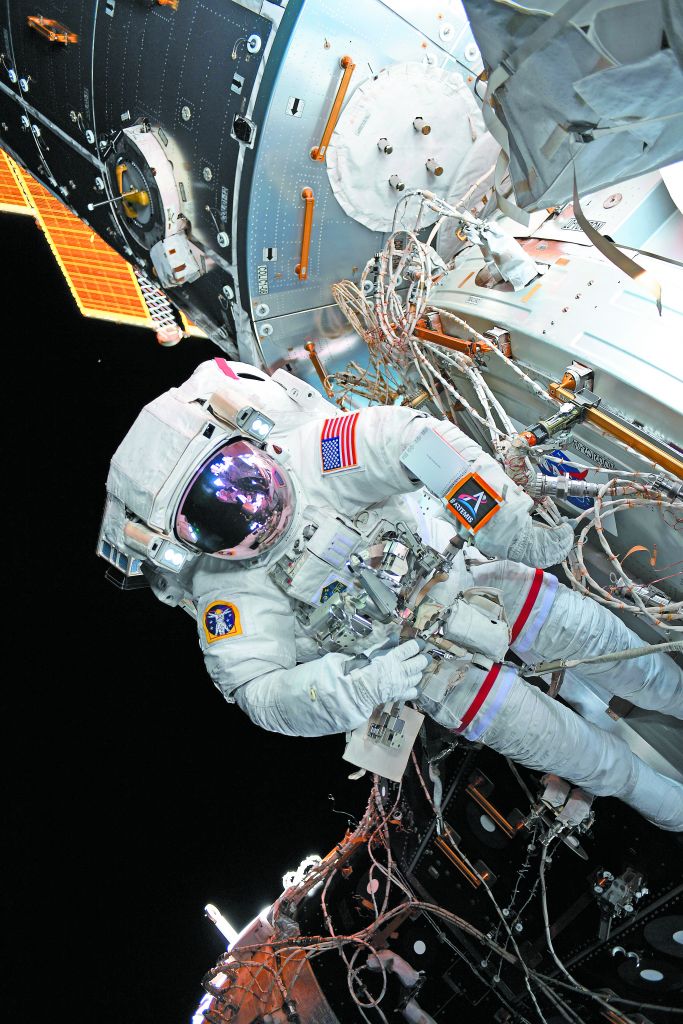 Στο προσκήνιο ο… τουρισμός στα άστρα