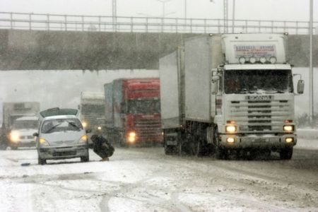 «Ηφαιστίων»: Καθολική απαγόρευση κυκλοφορίας φορτηγών από το απόγευμα