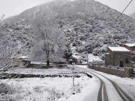 Εφτασε ο «Ηφαιστίων» – Χιόνια στην Αττική από το μεσημέρι