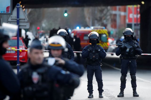 Γαλλία: Αστυνομικοί τραυμάτισαν άνδρα με μαχαίρι που φώναζε «Αλλάχ Ακμπάρ»