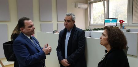 Συνεργασία για την ένταξη της εξ’ αποστάσεως διερμηνείας και χειλεανάγνωσης στα ΚΕΠ