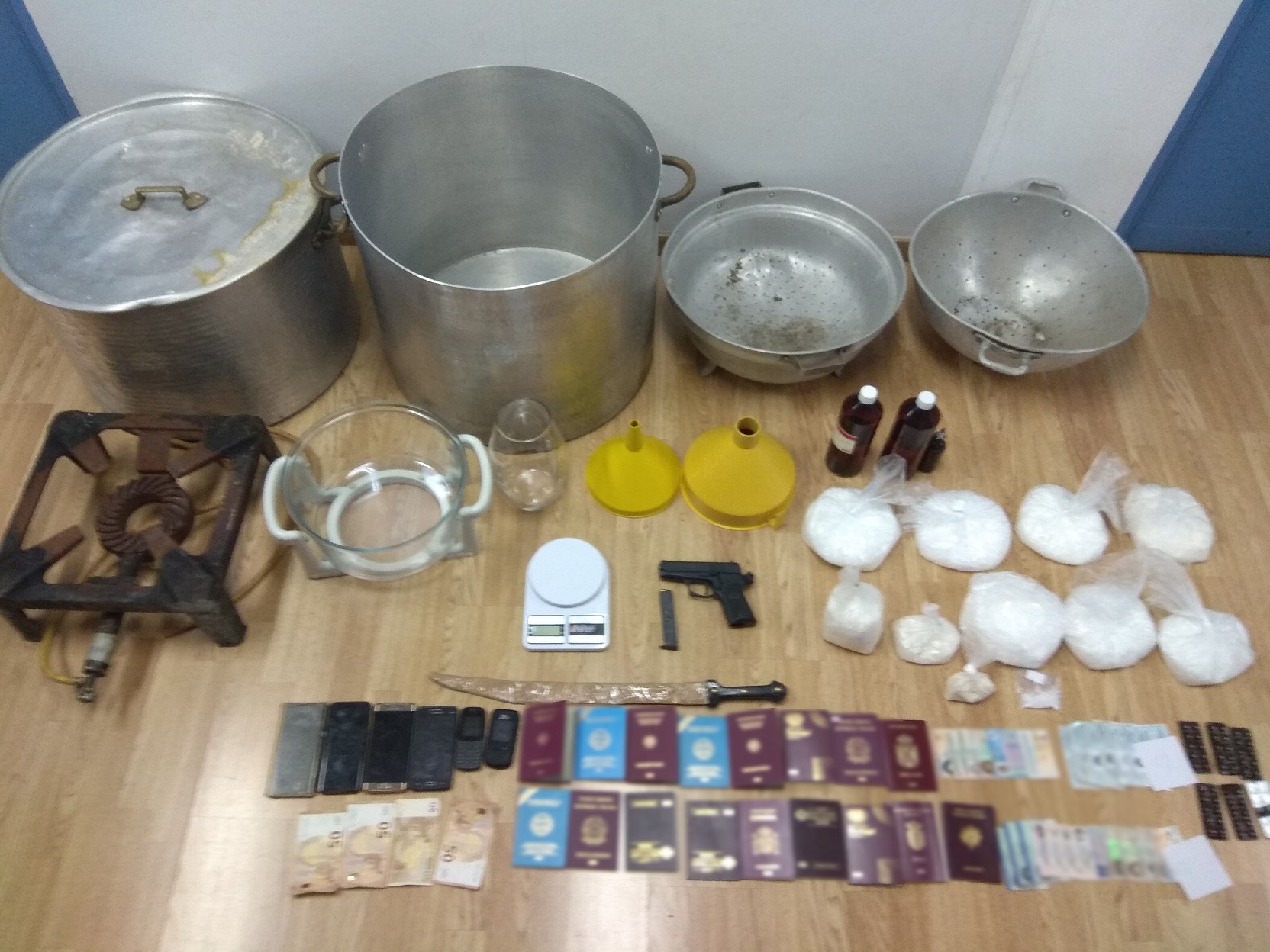 Εργαστήρι παρασκευής του επικίνδυνου ναρκωτικού shisha εντοπίστηκε στο κέντρο της Αθήνας