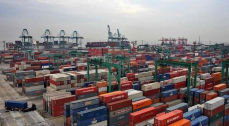 Πάτησαν φρένο οι εξαγωγές