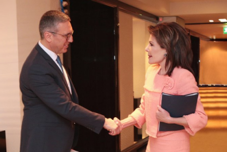 «Ελλάδα 2021»: Η Αγγελοπούλου ενημερώνει πρέσβεις για το έργο της Επιτροπής