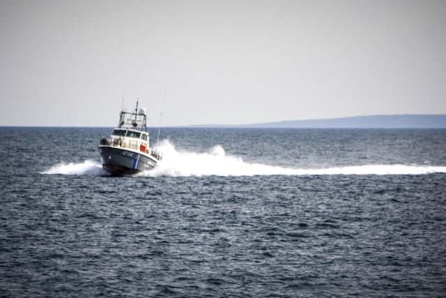 Παξοί: Βυθίστηκε σκάφος με 50 πρόσφυγες – Ενας νεκρός, 16 διασωθέντες – Σε εξέλιξη έρευνες