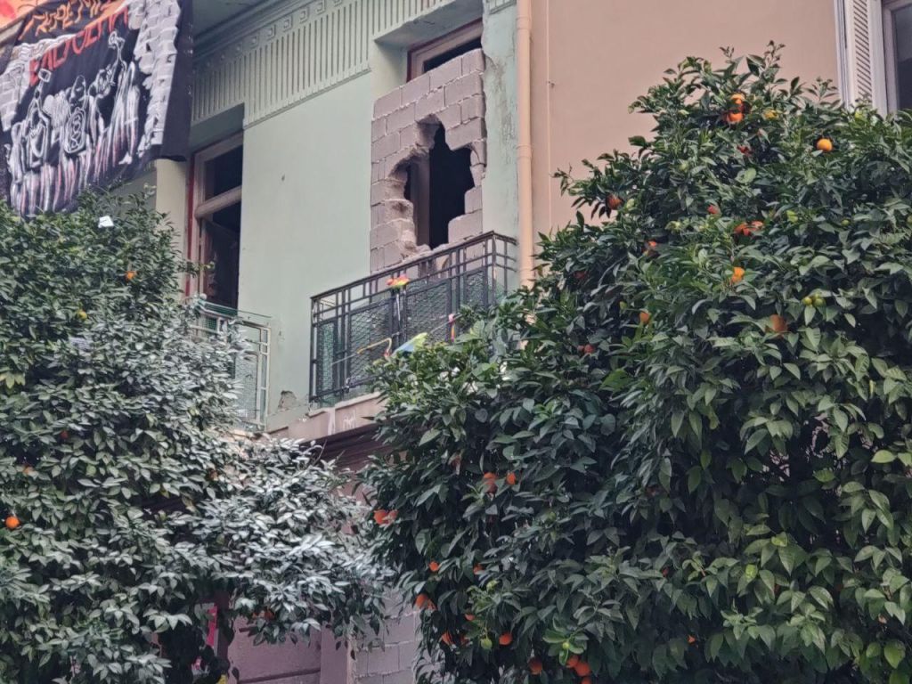 Κουκάκι: Ανακατάληψη των κτιρίων σε «Ματρόζου 45» και «Παναιτωλίου 21» από αντιεξουσιαστές