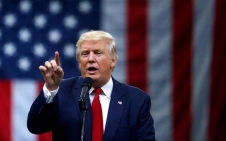 Αυστηρό μήνυμα Τραμπ σε Τεχεράνη για την ασφάλεια των ιρανών διαδηλωτών