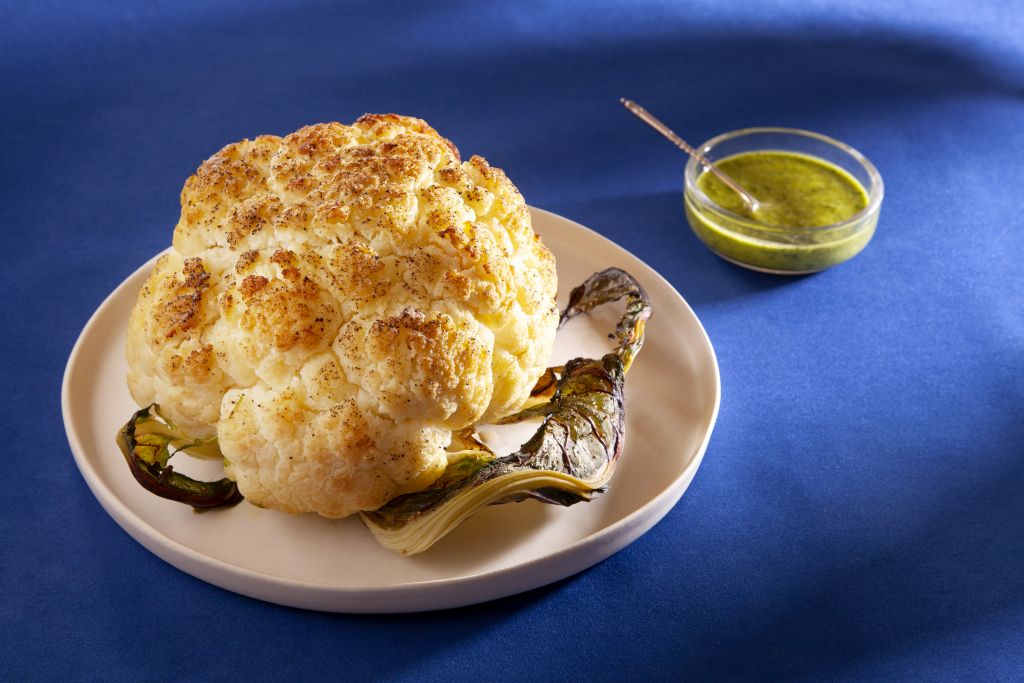 Κουνουπίδι ψητό με σάλτσα μαϊντανού