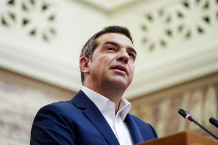 Τσίπρας: Με καυστικό σχόλιο χαιρετίζει την επανίδρυση του υπουργείου Μετανάστευσης