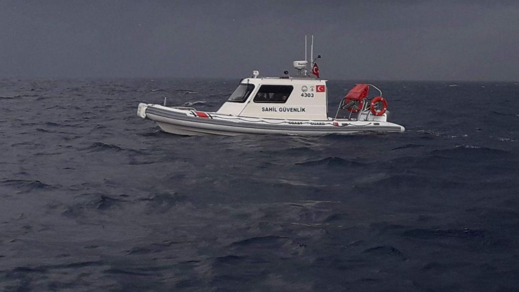 Τουρκικό λιμενικό παρενοχλεί έλληνες ψαράδες