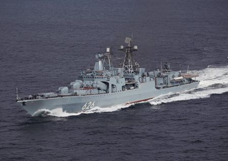 Ρωσικό αντιτορπιλικό στο λιμάνι του Πειραιά