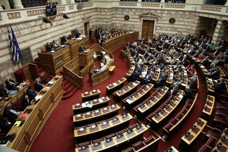 Εκλογικός νόμος: Πέρασε από την αρμόδια Επιτροπή