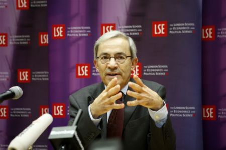 Νομπελίστας επικεφαλής της Επιτροπής για το νέο Σχέδιο Ανάπτυξης της Οικονομίας