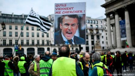 Θα καταφέρει να αναστρέψει το κλίμα ο Μακρόν;