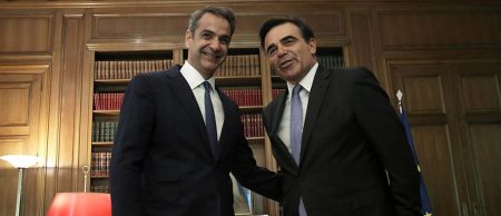 Συνάντηση του Μητσοτάκη με τον αντιπρόεδρο της Κομισιόν Μαργαρίτη Σχοινά