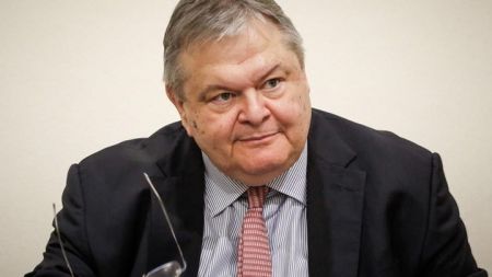 Βενιζέλος: Είμαι βέβαιος ότι η Αικ. Σακελλαροπούλου θα πετύχει απολύτως