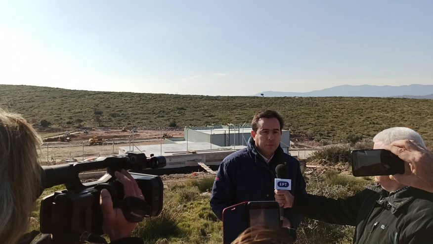 Σάμος: Στο κέντρο μεταναστών και προσφύγων στο Βαθύ ο Νότης Μηταράκης