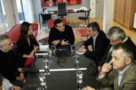 Αλ. Τσίπρας: Να ανακληθούν οι απολύσεις των τραπεζοϋπαλλήλων