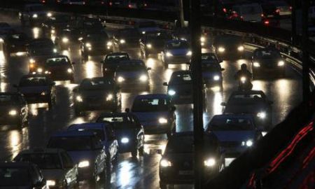 Κυκλοφοριακά προβλήματα στην Παραλιακή μετά από τροχαίο