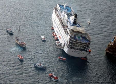 «Sea Diamond»: «Ναυμαχία» υπουργείου Ναυτιλίας και ΔΑΛ για την ανέλκυσή του