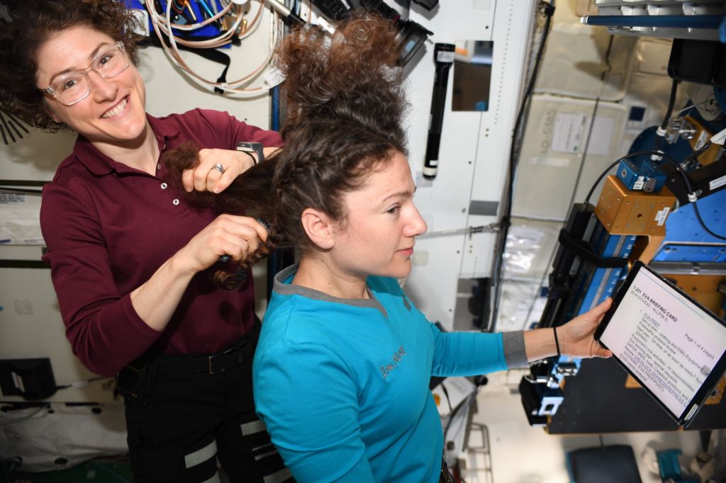 3ος γυναικείος διαστημικός περίπατος έξω από τον Διεθνή Διαστημικό Σταθμό