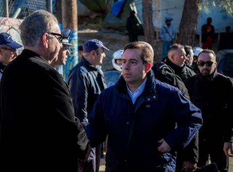 Μηταράκης: Δικαιολογημένες οι αντιδράσεις των κατοίκων στα νησιά για το προσφυγικό