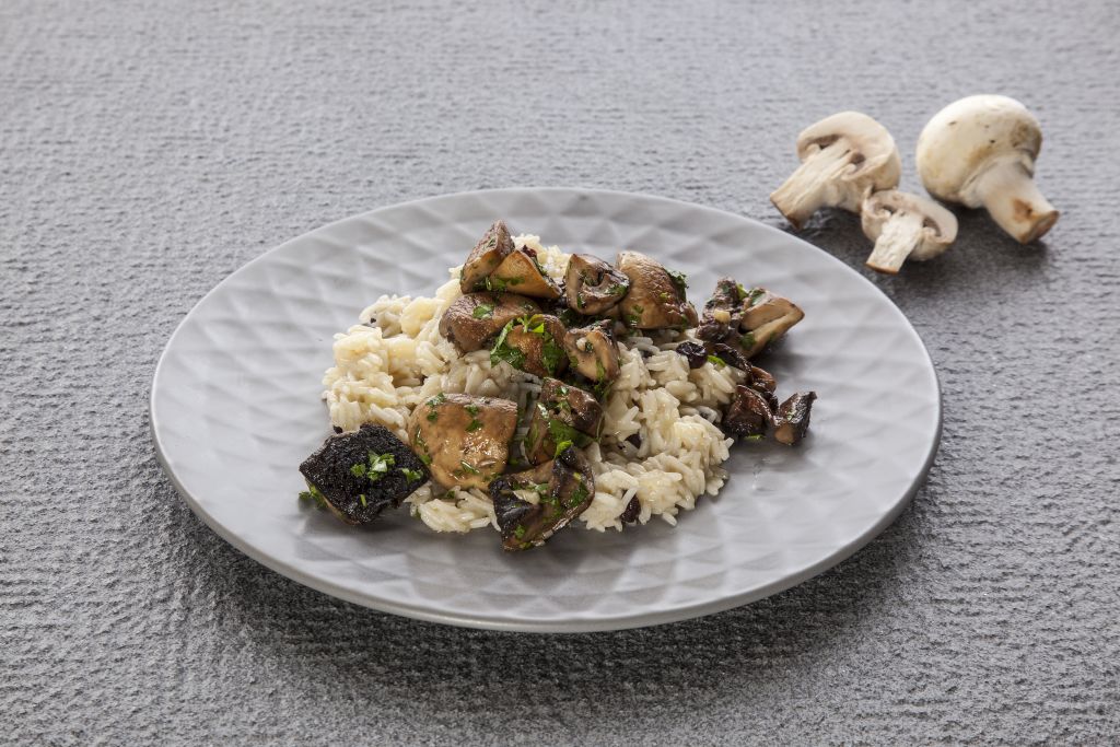 Μανιτάρια σοφρίτο με μπασμάτι