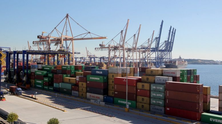 Πειραιάς: Εντοπίστηκαν σε κοντέινερ 1,2 τόνοι κατεργασμένης κάνναβης με προορισμό τη Λιβύη
