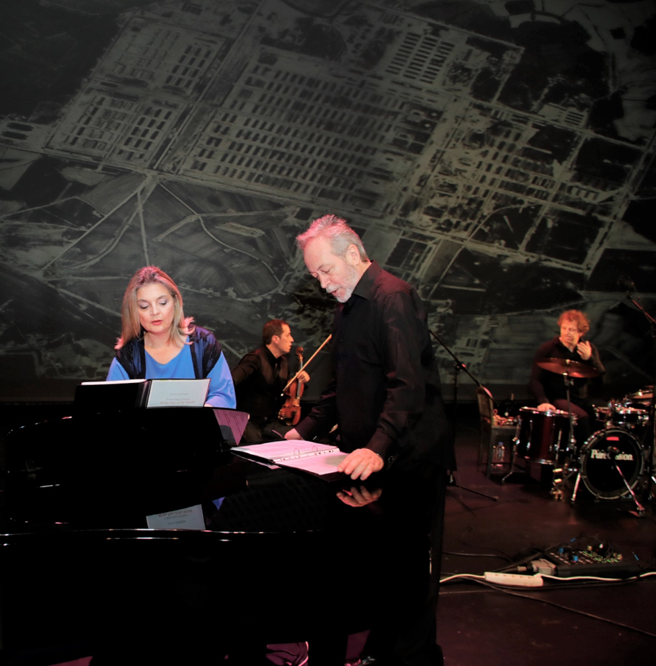 Γρηγόρης Βαλτινός: Η απειλή του φασισμού κρέμεται καθημερινά πάντα πάνω από τα κεφάλια μας