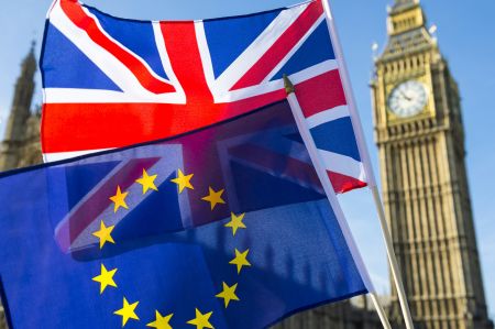 Brexit: ΕΕ και Ευρωπαϊκό Συμβούλιο υπέγραψαν τη συμφωνία