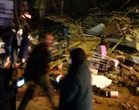 Τουρκία: Εικόνες καταστροφής από τον σεισμό με κτίρια να έχουν καταρρεύσει