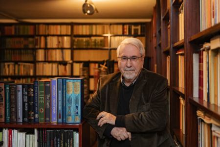 Ο Νίκος Δήμου και το σπίτι των βιβλίων